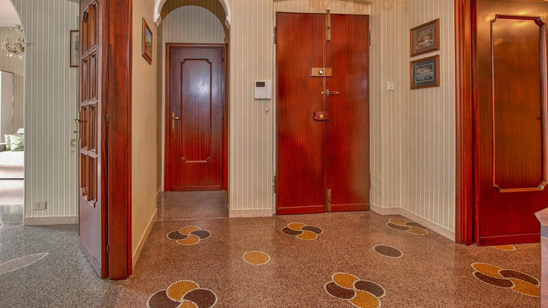 271- Tearoom House - A 10Minuti Dall'Acquario Di Genova 0*, Genoa